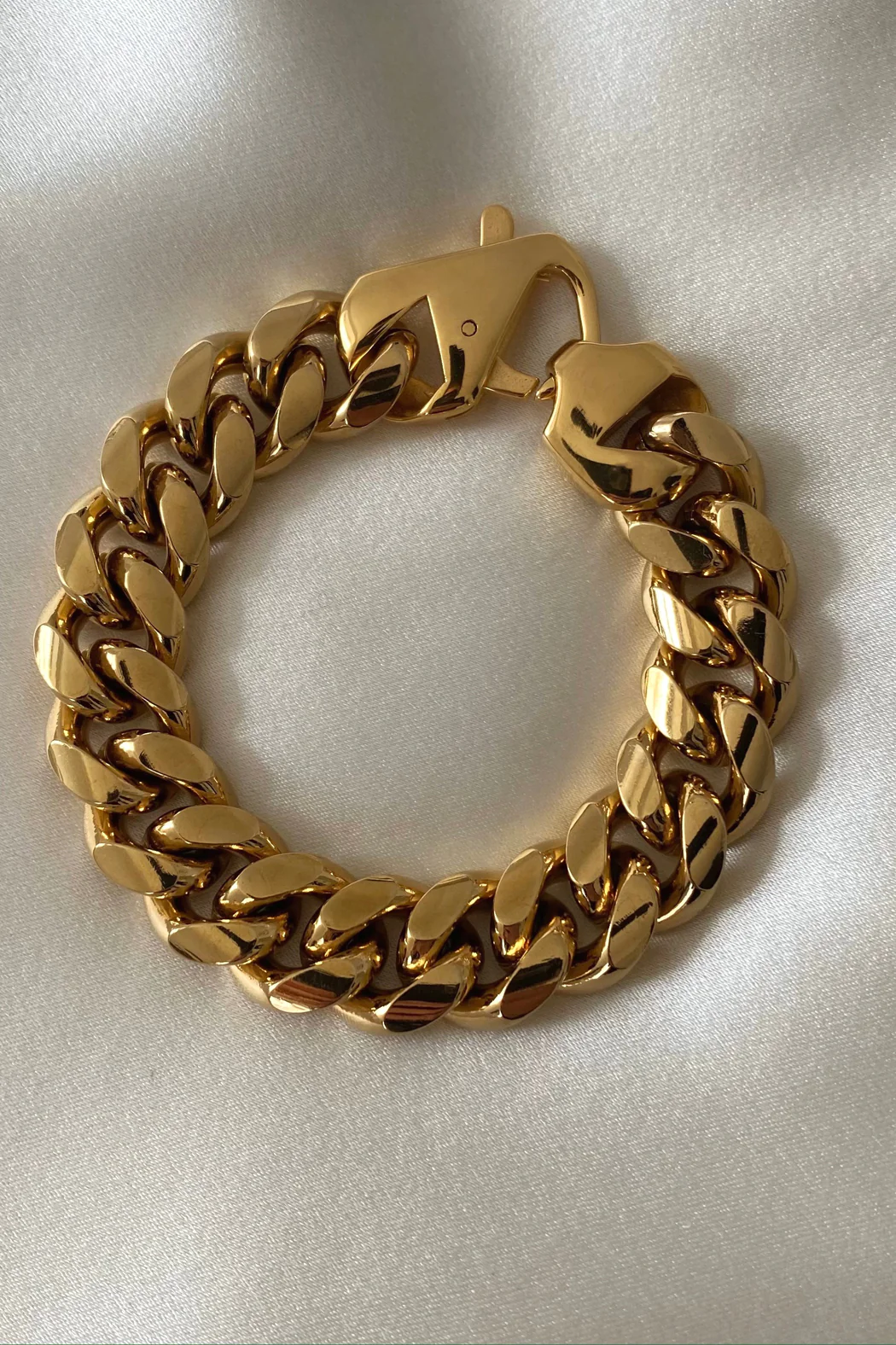 Anisa Sojka - Gold Chain Link Bracelet - Image 3