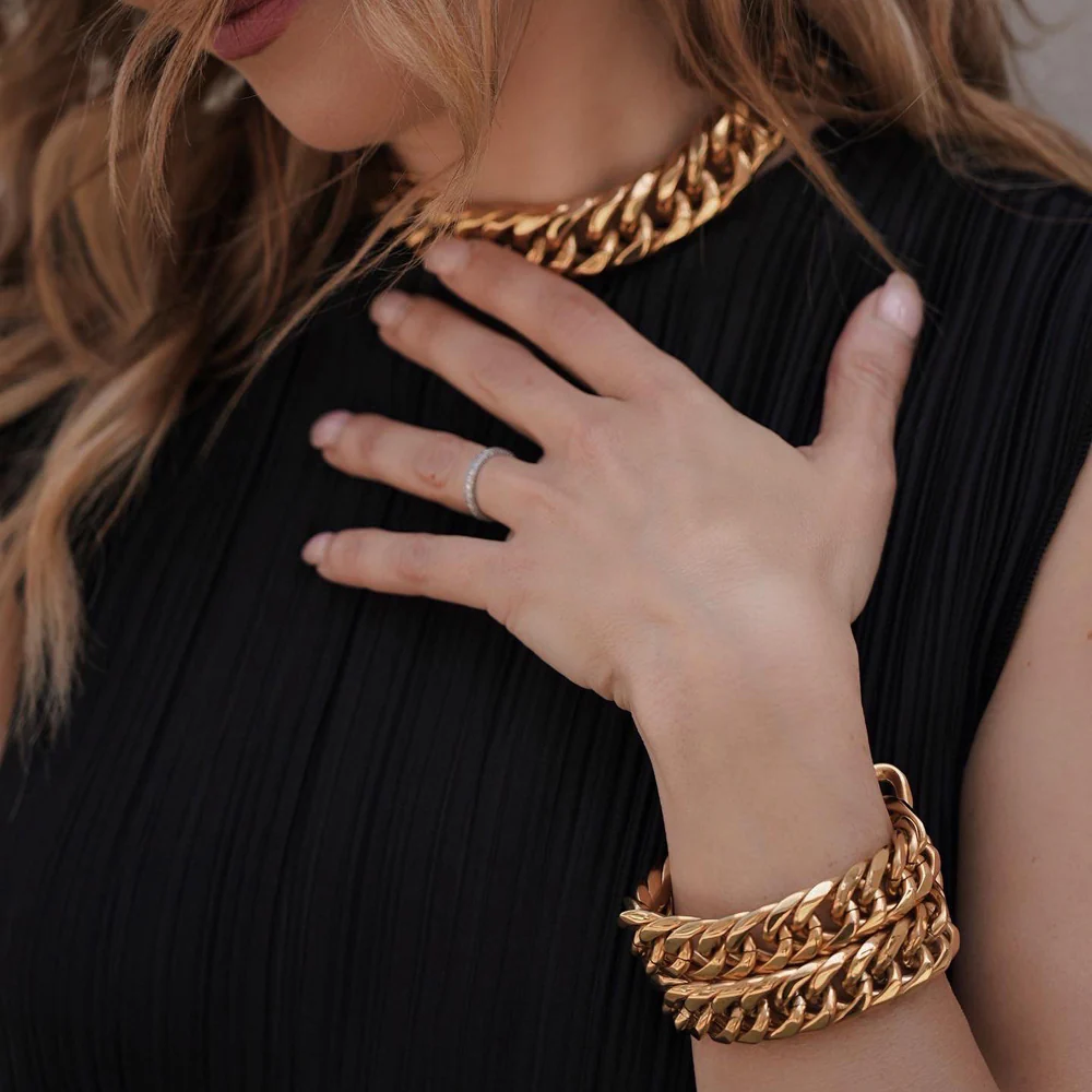 Anisa Sojka - The Gold Juliet Bracelet - Image 3