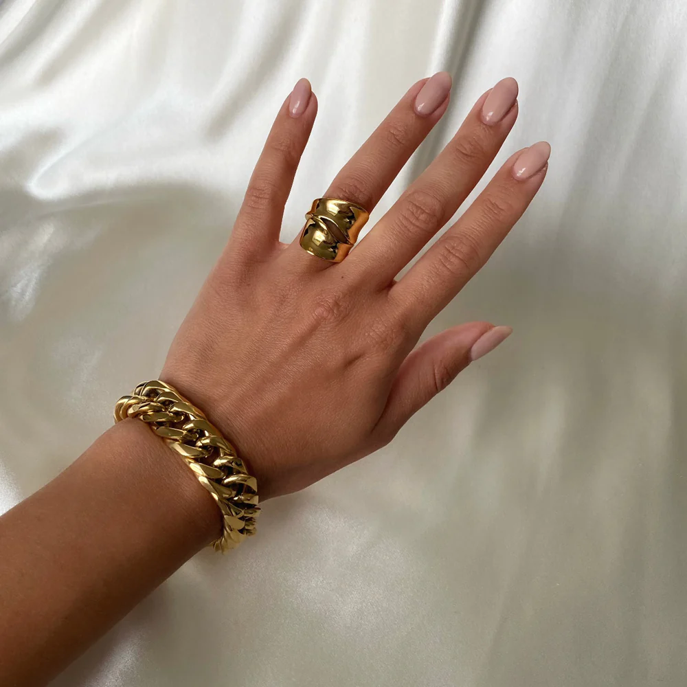 Anisa Sojka - The Gold Juliet Bracelet - Image 6
