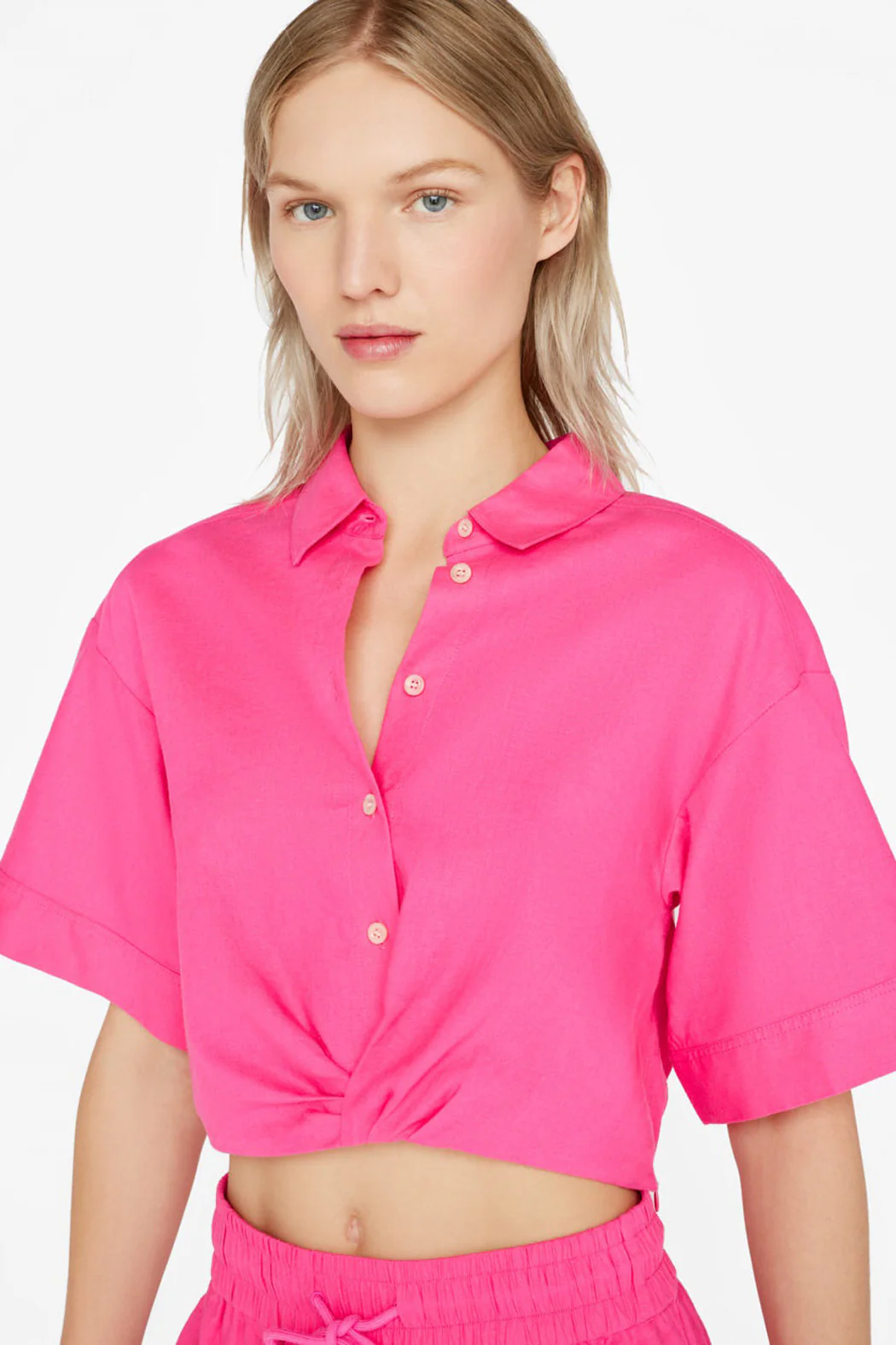 Frame - Cropped Twist Front Shirt in Flamingo - Image 7