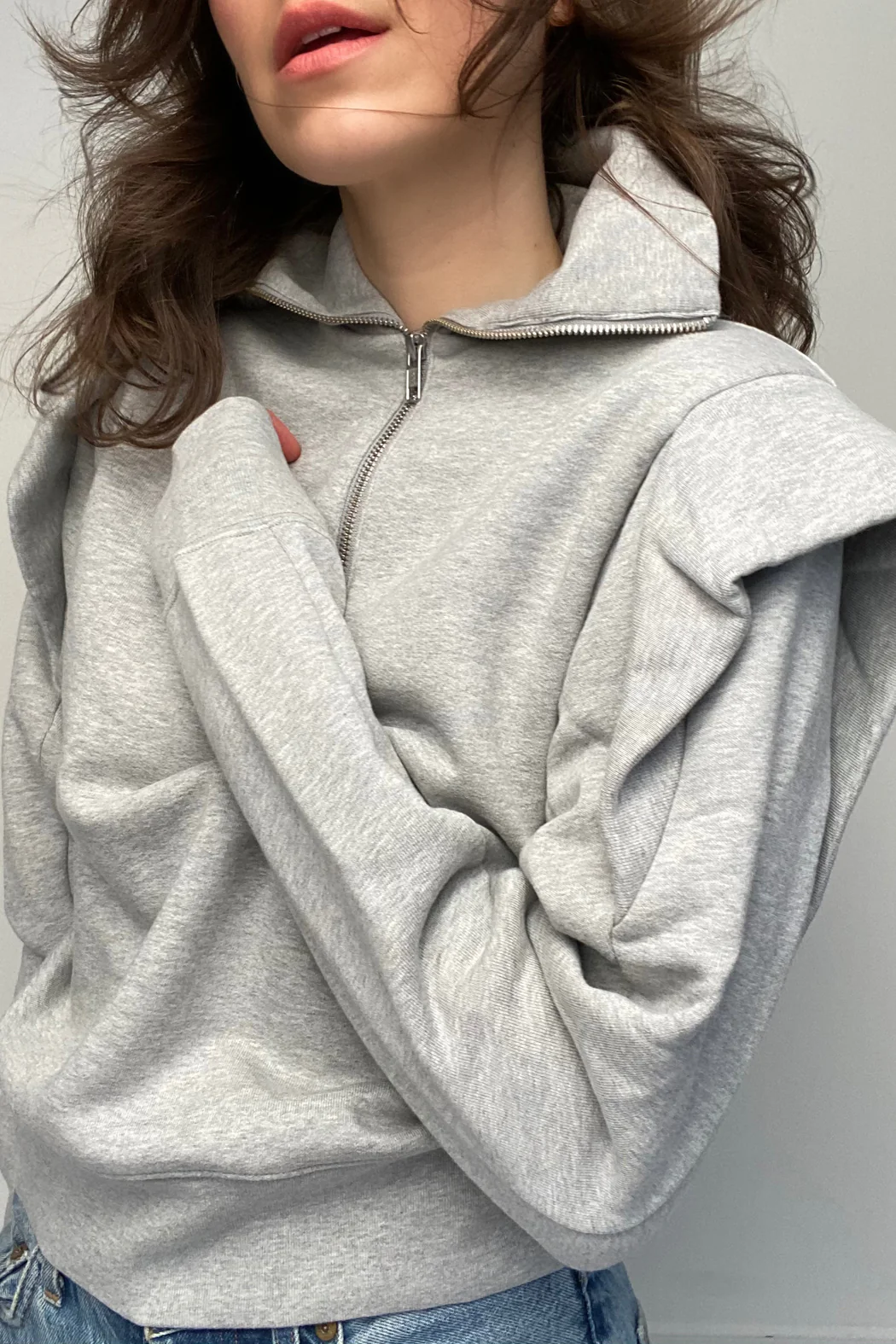 FRAME - Sporty Zip Sweatshirt Gris Heather - Image 9